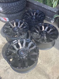 20” FUEL WHEELS CHEVY AND DODGE RAM 8x165