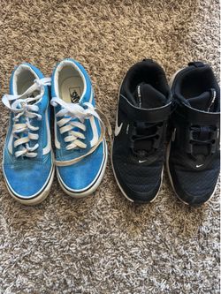 Tenis size 3.
