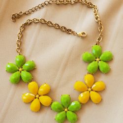Beautiful Gold Tone Bright Yellow & Green Acrylic Cabucon Studded Floral Necklace
