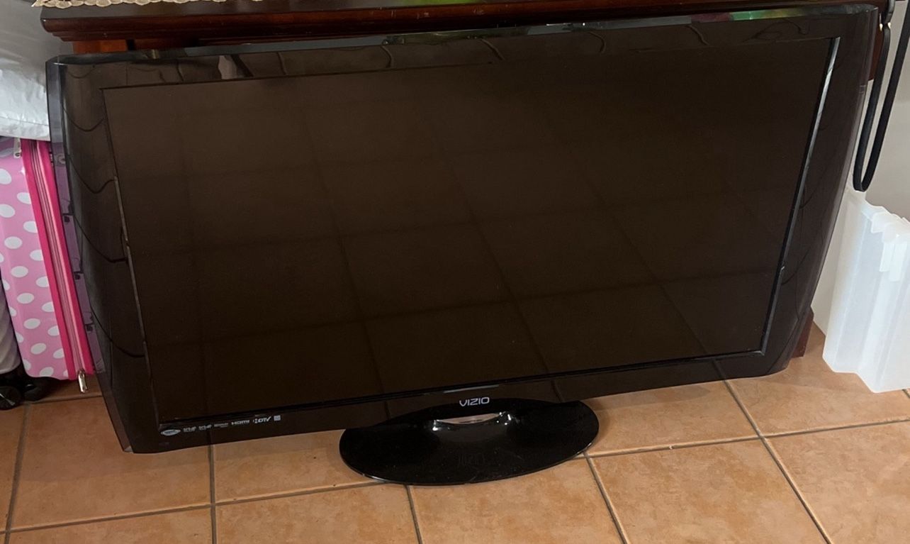 47 Inch Tv Works Great Built In Speakers