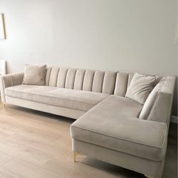 Beautiful Modern Sectional Sofa Couch 2 Piece Velvet Beige In Excellent Clean Condition 