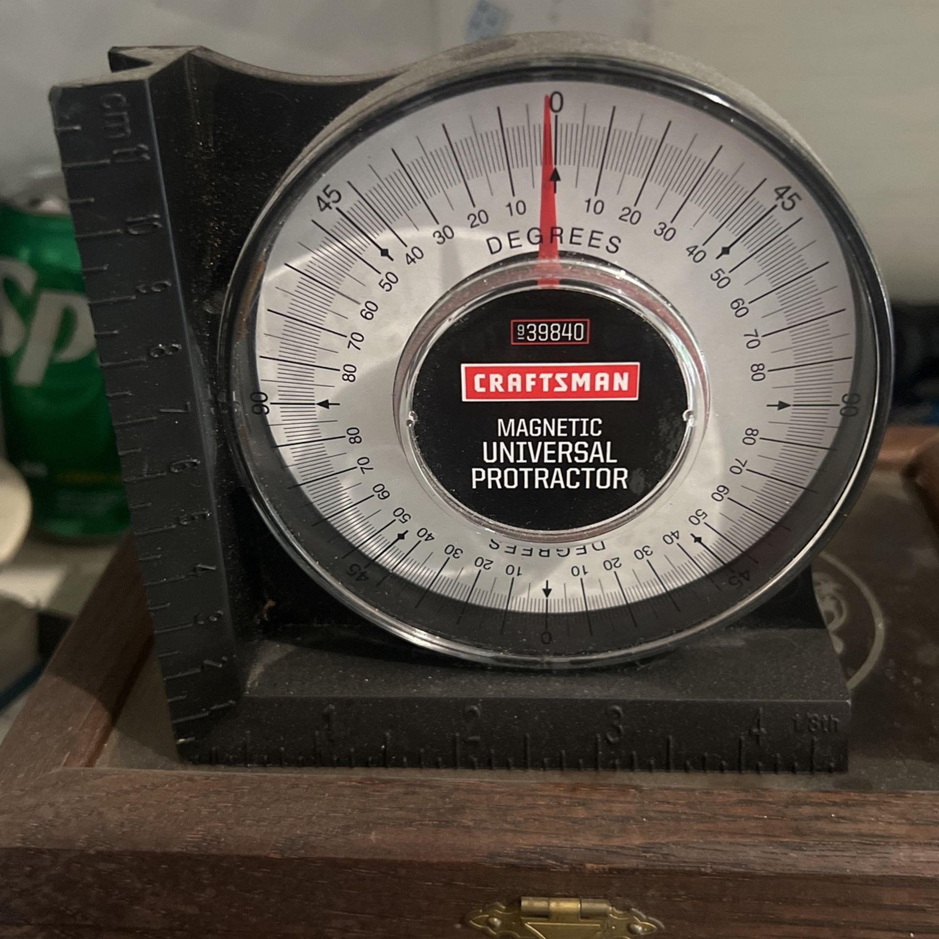 Craftsman, magnetic, universal protractor
