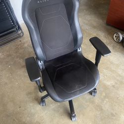 Alienware Gaming Chair Black – GOOD COND