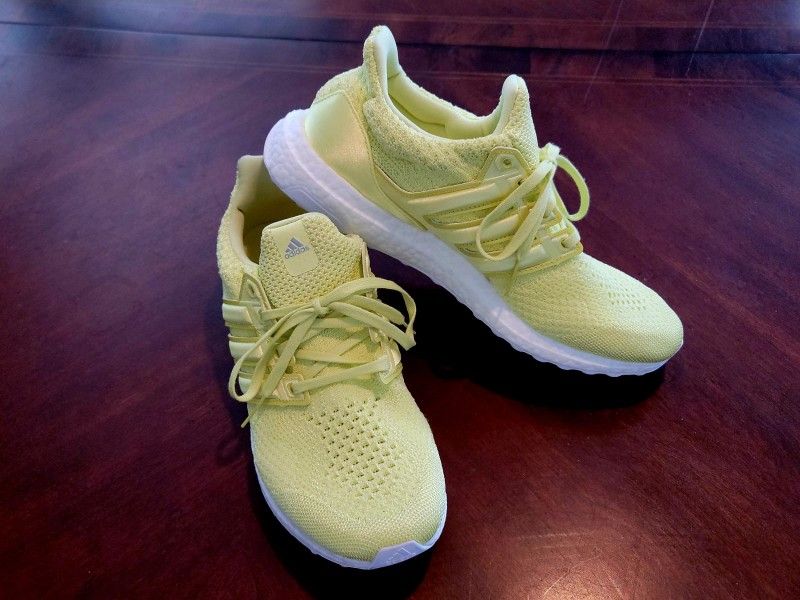 Adidas Ultra Boost 5.0 DNA Yellow Men's Shoes, Size 10