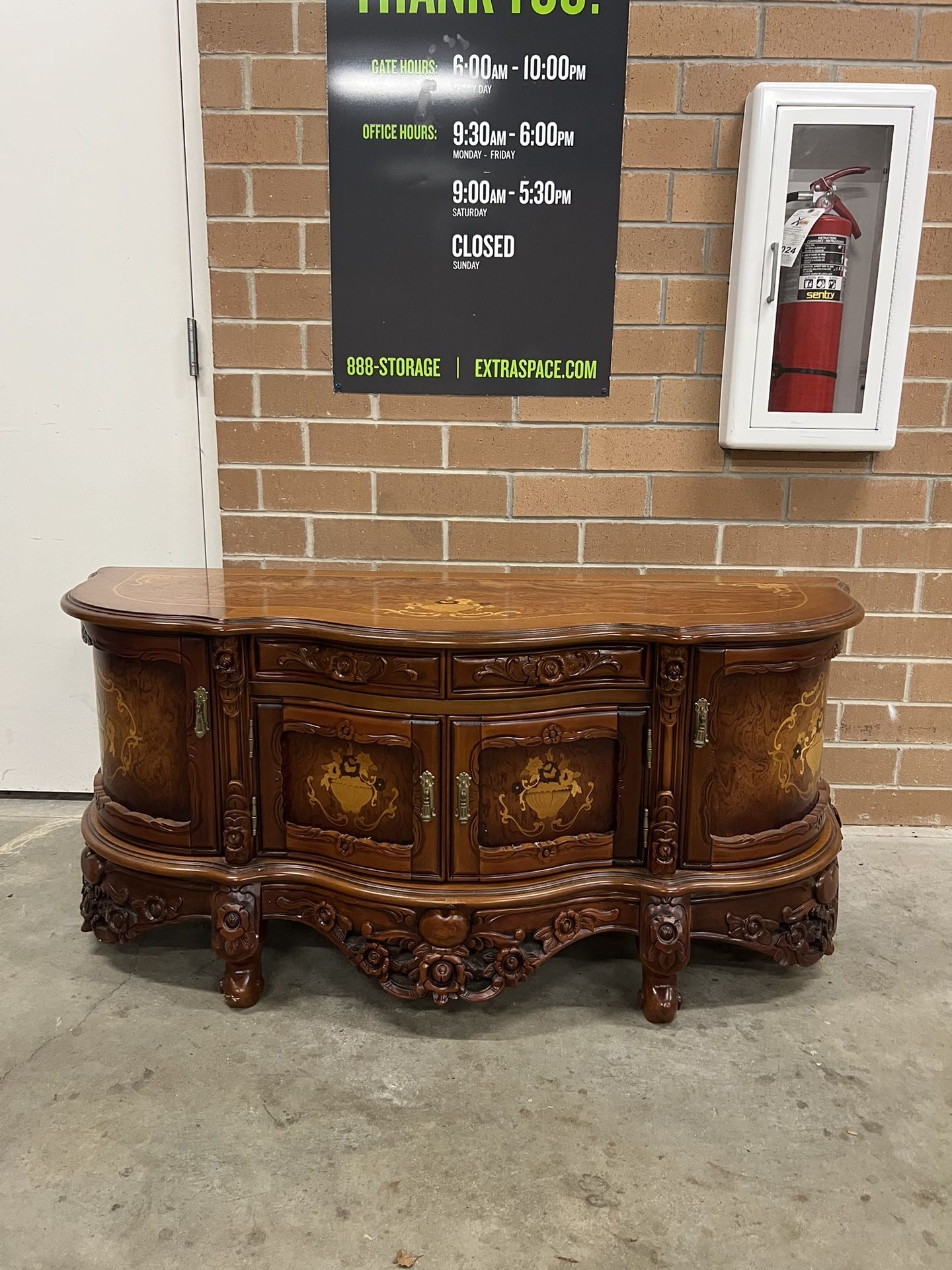 Wooden entry piece Cabinet