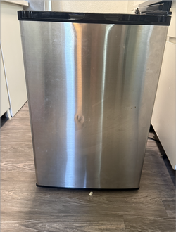 Kismile 3.0 Cu.Ft. Upright Freezer