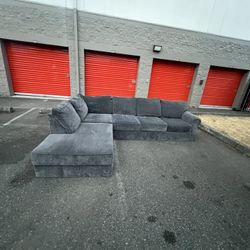 Ashley Sectional Couch-FREE DELIVERY 