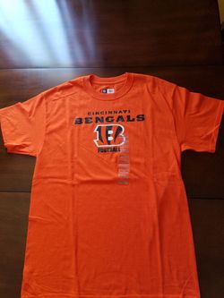 Team Apparel Cincinnati Bengals T-shirt for Men, Women, and Youth -Medium