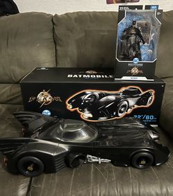 DC Macfarlane Batmobile/1989 Batman