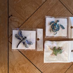 Brooch Pin  Set Of 3 .  Frog Turtle. Dragon Fly 