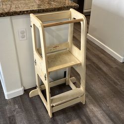 Piccalio convertible toddler  tower and kids table