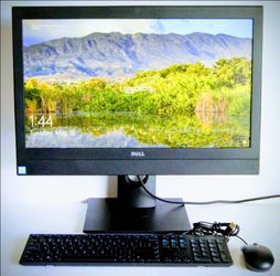 24" All In One Pro Grade PC Intel Quad Core i5 CPU Windows 11 Professional Like New Condition Works Perfect