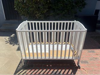 Folding Full-size Crib