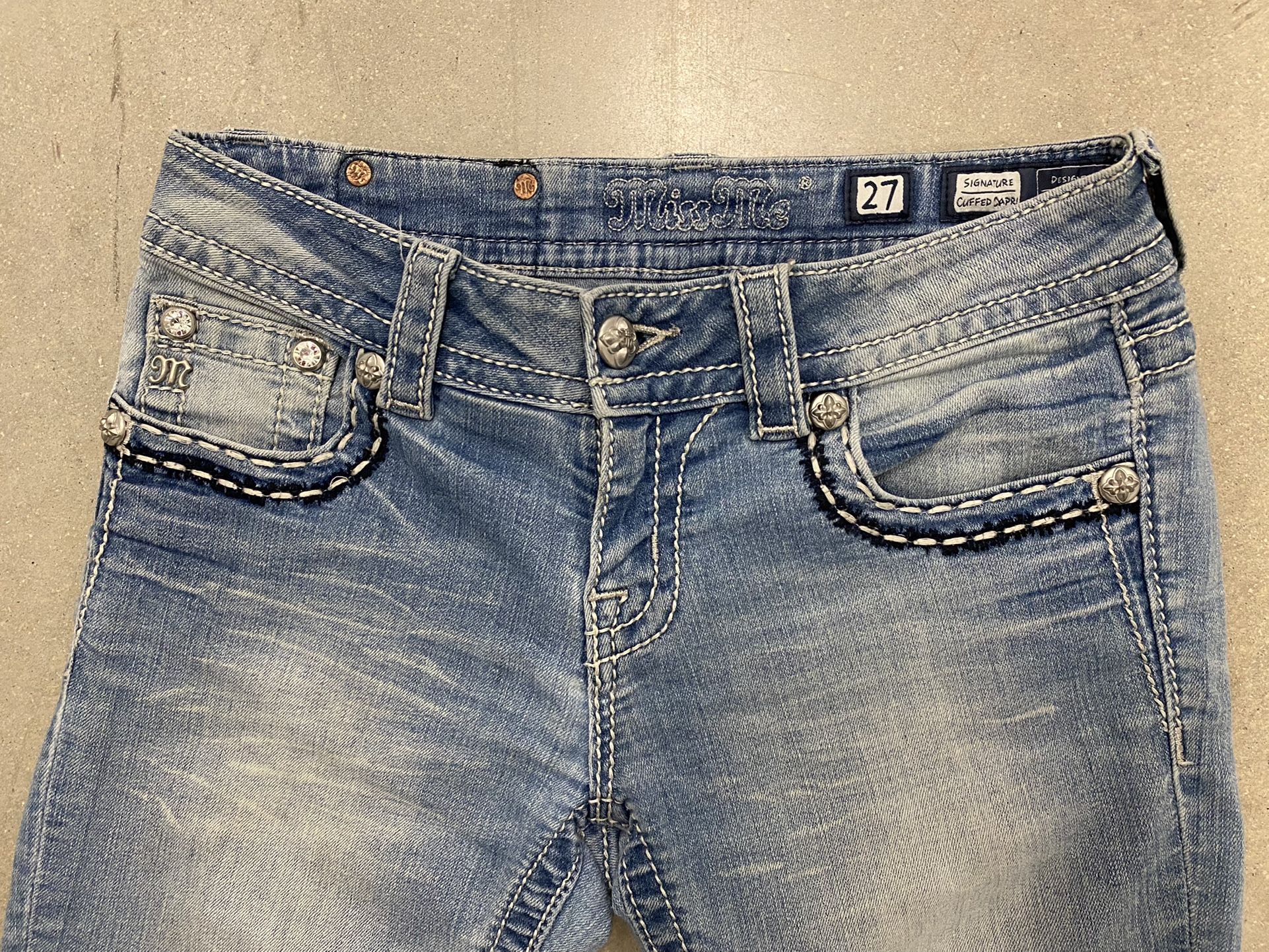Miss Me Signature Cuffed Capri Jeans Size 27
