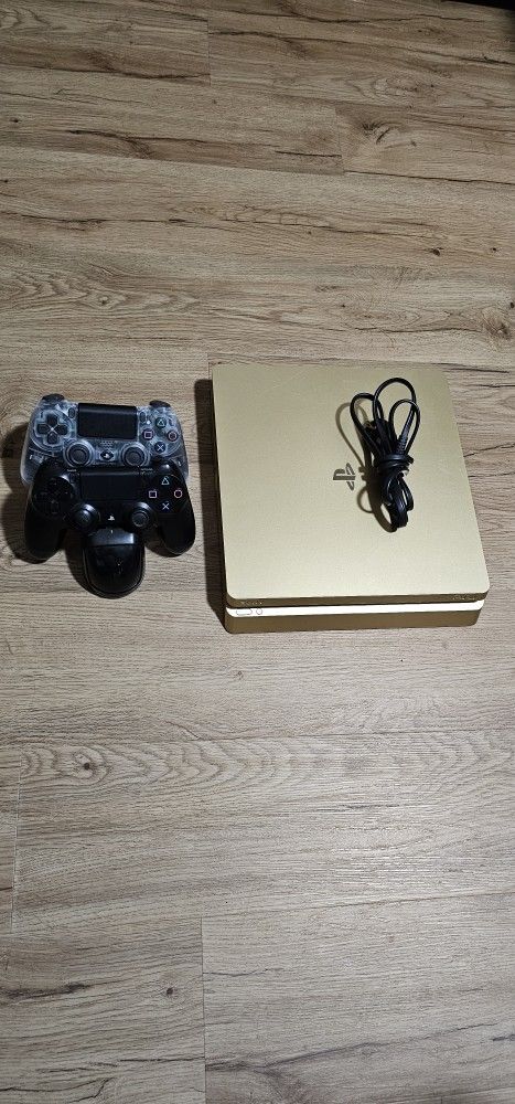 Gold PS4 1TB