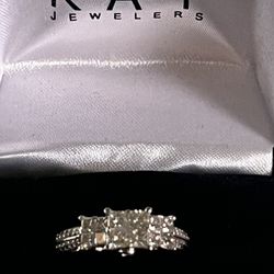 Engagement And Diamond Ring Set 