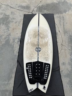 JS black Barron surfboard 5’9”