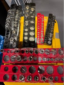 Magnetic socket organizer
