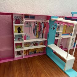Barbie Dress Up Portable Closet