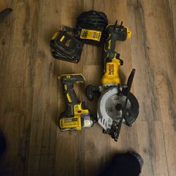 Saw Impack 2 Battery S And Charger 