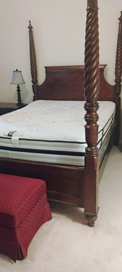 Mahogany Queen Size Bed Frame And Set