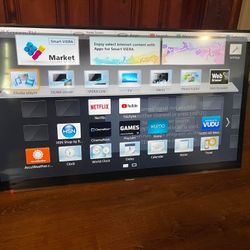 48 Inch Panasonic Smart Tv With Remote No Stand But Comes With Wall Mount  