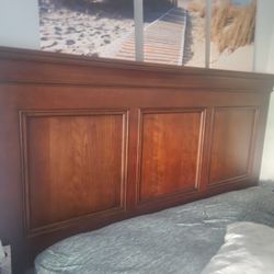 Queen size wood bed frame 