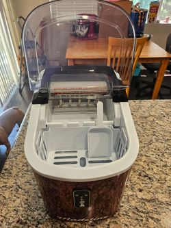 Madeline  ice maker