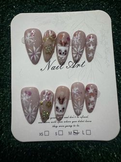 Press-On Nails – Winter Floral Design