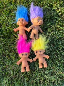 Original trolls four piece set! Includes trolls wardrobe for two!