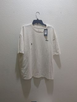 Under Armour premium OS t-shirt. New. LARGE