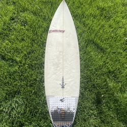 Surfboard 5’10”