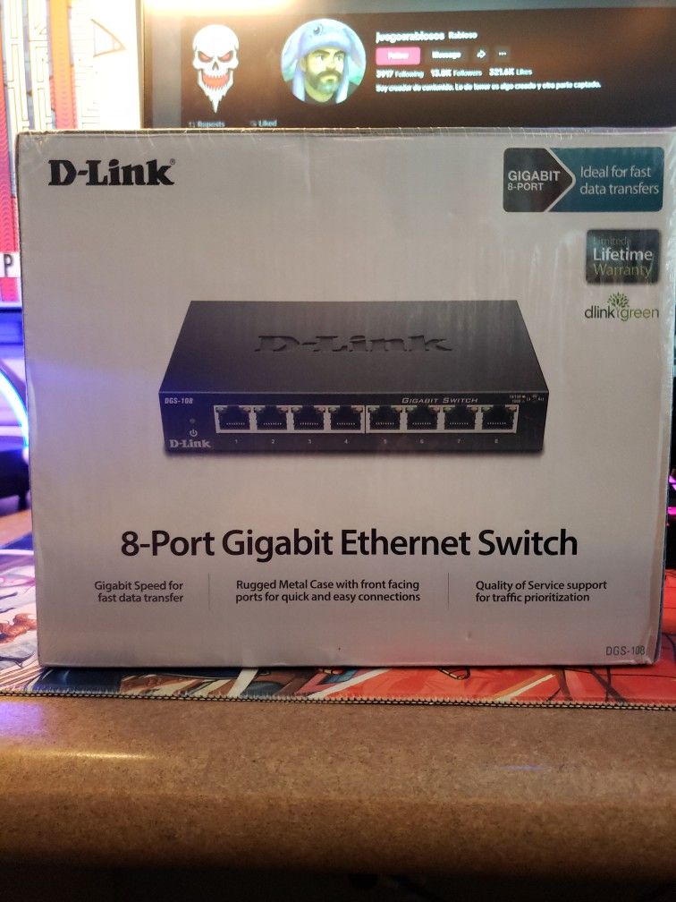D-Link 8 Port Gigabit Ethernet Switch - Brand New