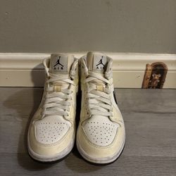 Jordan 1 Mid Coconut Milk (Women's)