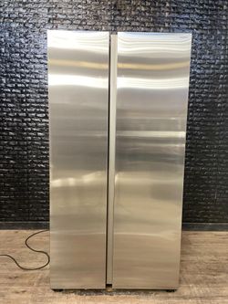 SAMSUNG REFRIGERATOR w/WARRANTY! R2839A