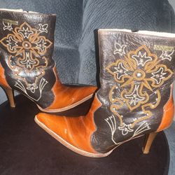 Camila made in Mexico leather heeled boots size 24= Womens 7