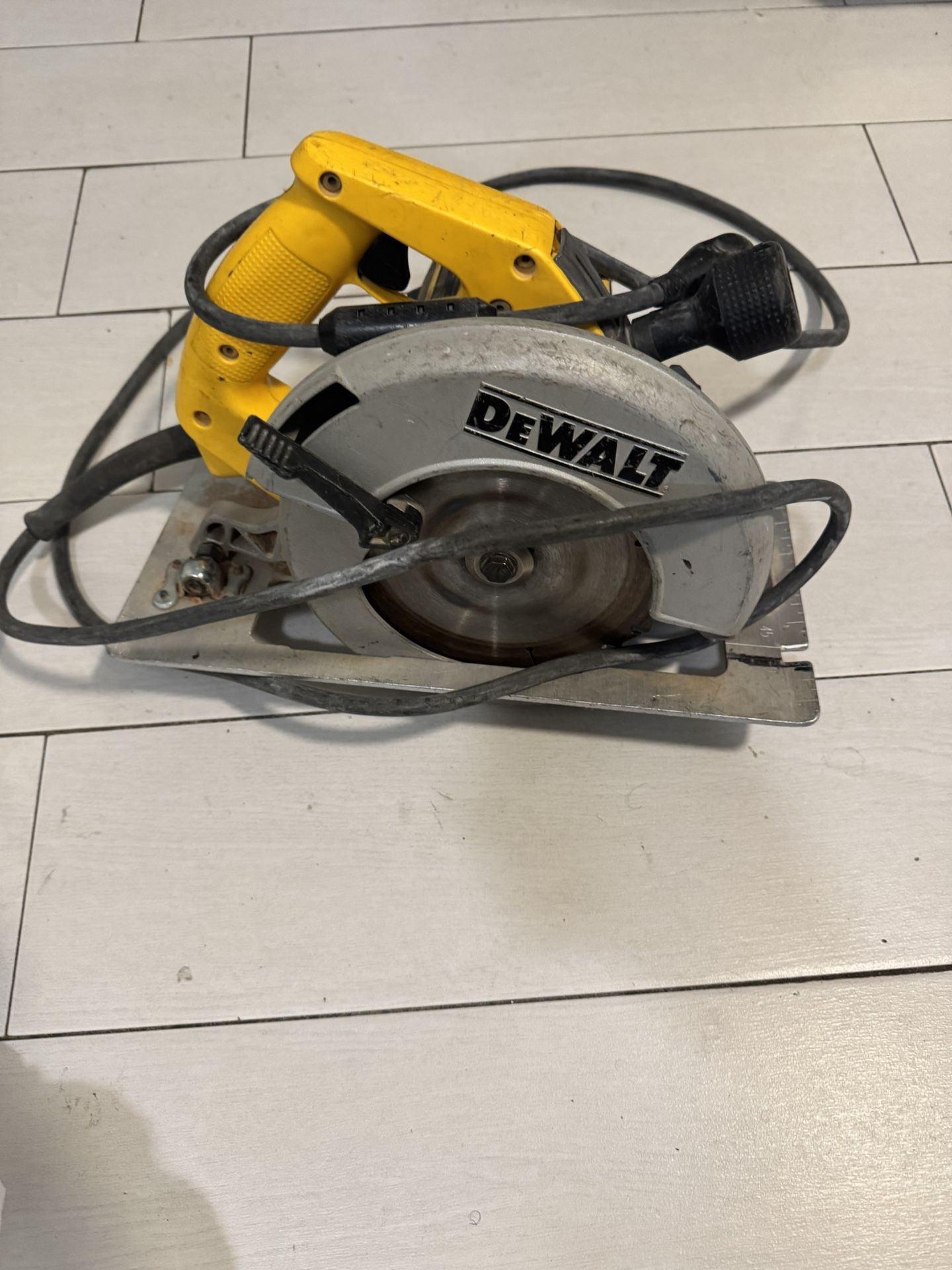 Dewalt Circular Saw
