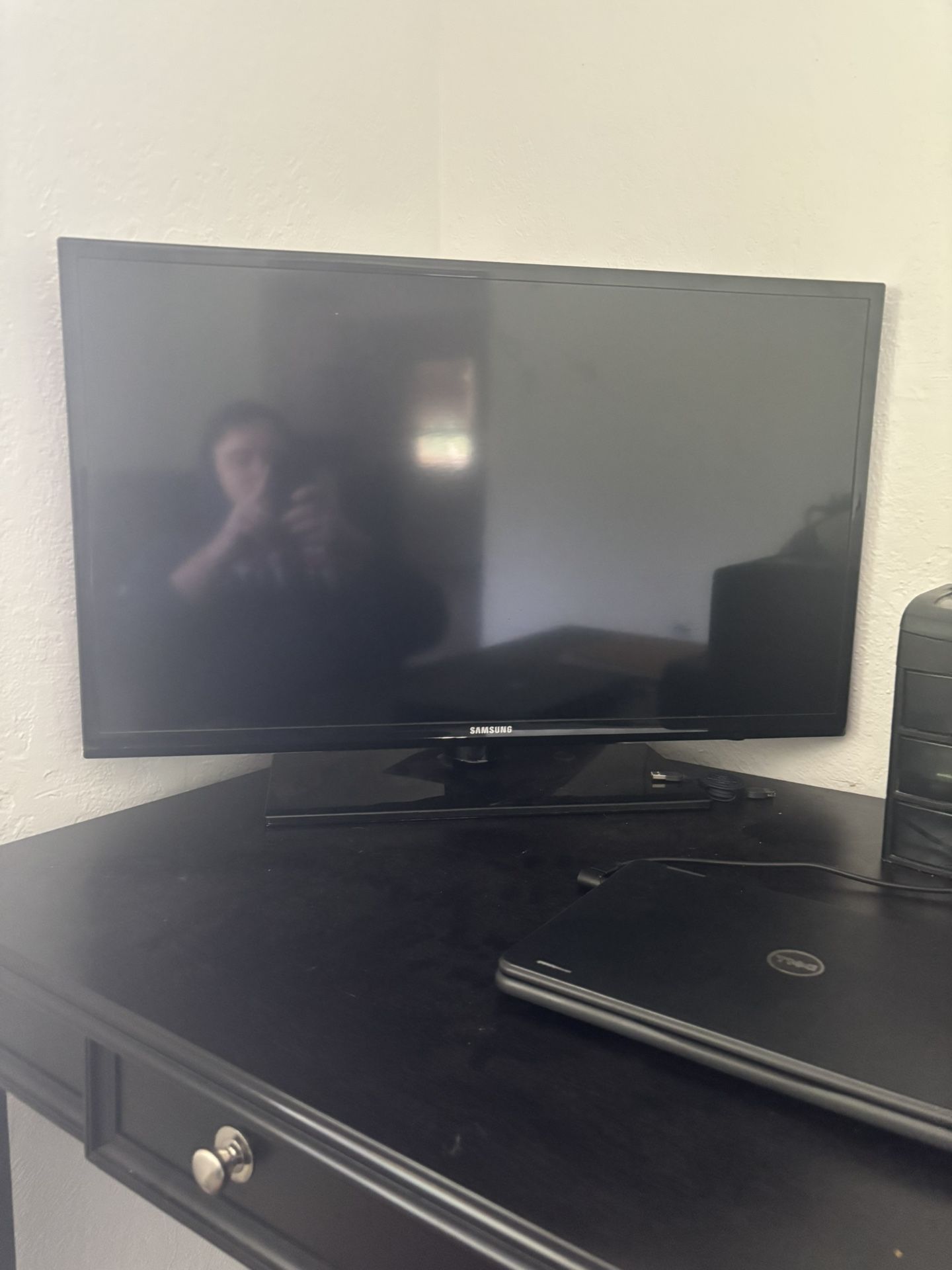32 Inch Samsung TV.
