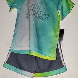 Toddler Adidas Set size 12 month's- NEW
2 piece