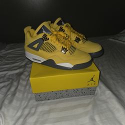 Jordan 4 Lightning 