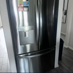 LG Refrigerator 675