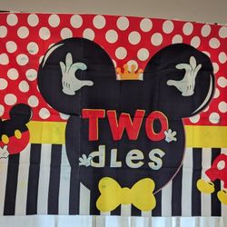 Mickey Two dles Party Decor 