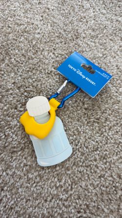 Tokyo Disneyland Donald Water Bottle Keychain