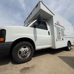 2007 GMC Savana Cutaway Box/Utility
