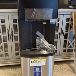 Brio 420 Ice Dispenser & Bottom Load Water Cooler