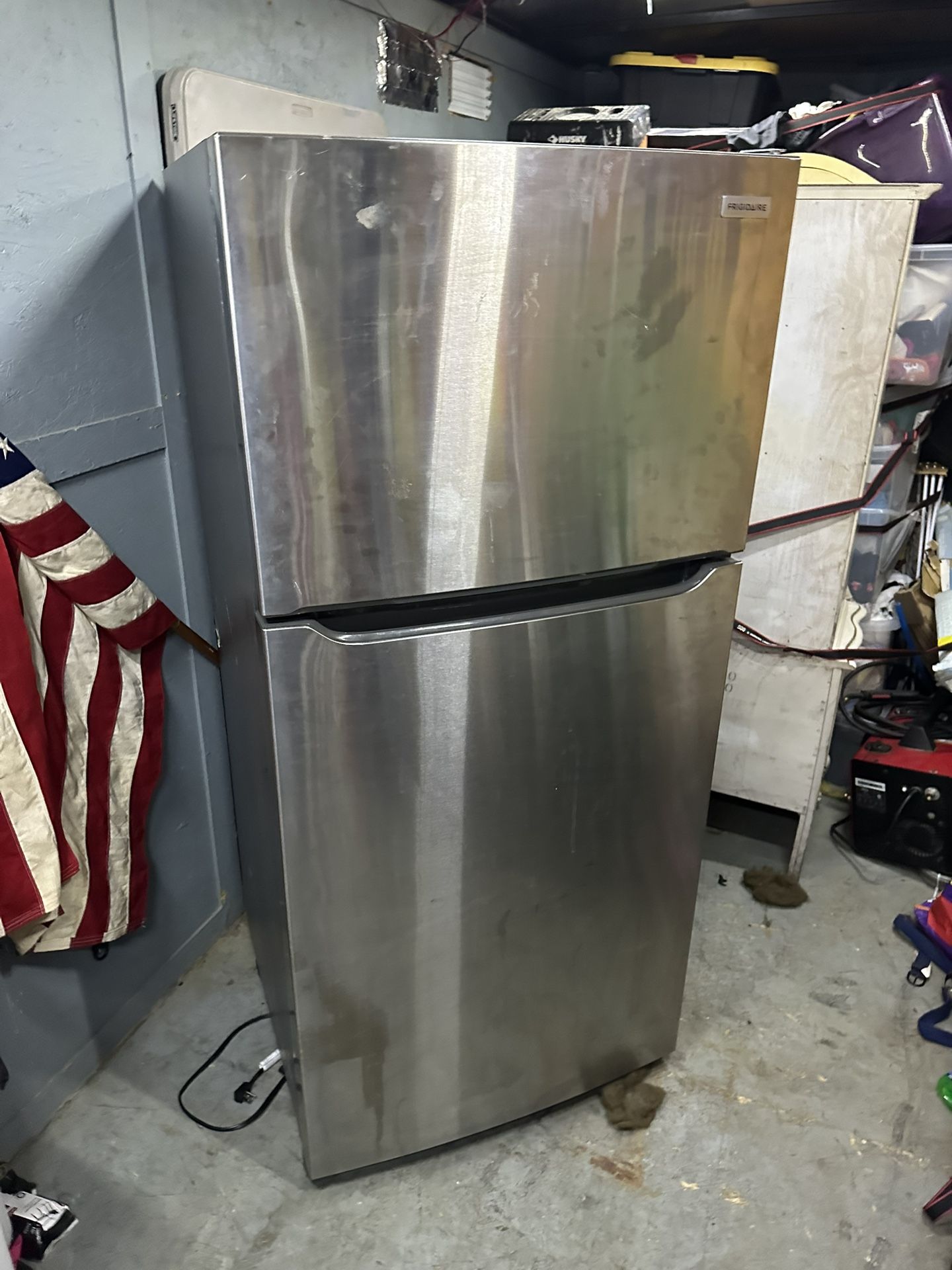 Frigidaire top-freezer refrigerator