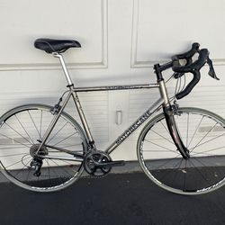 Motobecane Le Champion Titanium Road Bike / Shimano Ultegra 11 speed / Mavic Ksyrium