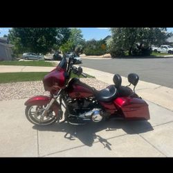 2017 Harley-Davidson Street Glide Special – Velocity Red Sunglo