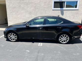 Lexus 2011 is 250 awd