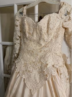 Gorgeous new bridal gown cream taffeta size 0-2